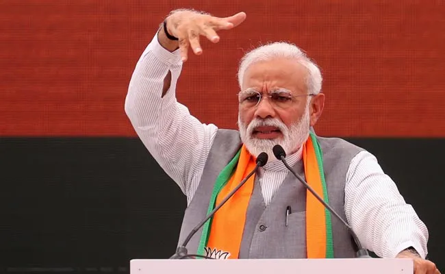 election commission issues notice to narendra modi 